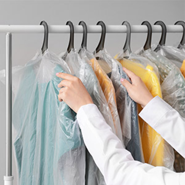 PE Plastic Bag for Hanging Clothes ( Túi nhựa PE (Polyetylen) dùng để treo quần áo )
